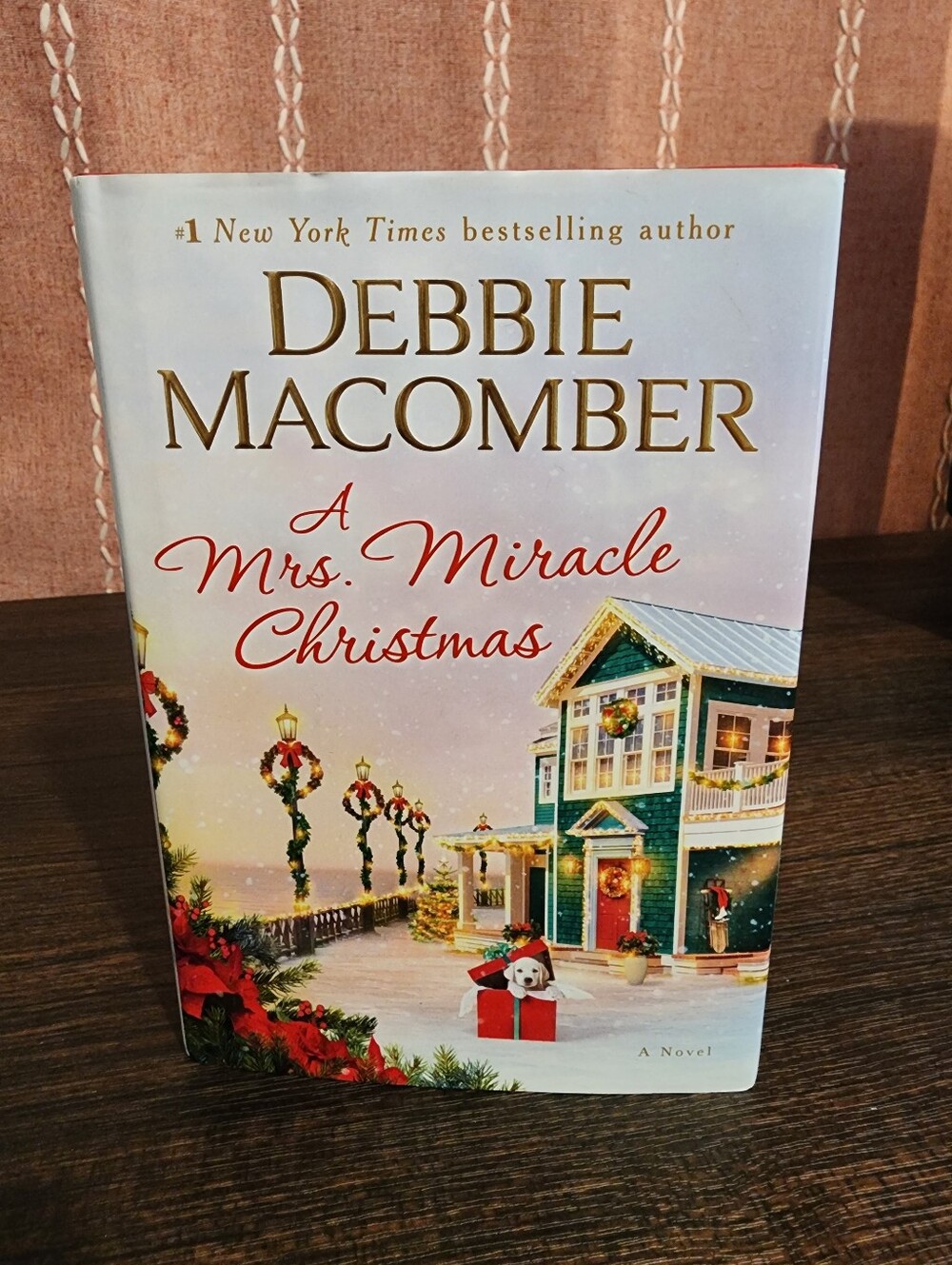 A Mrs. Miracle Christmas By Debbie Macomber